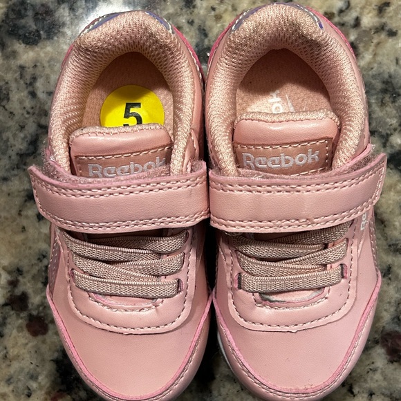 Kids Reebok shoes - Picture 4 of 4